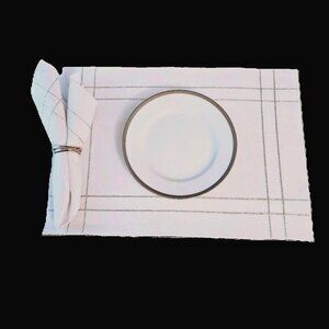 LUXURY LINEN PLACEMATS/NAPKINS/SILVER PLATE NAPKIN RINGS - EXCELLENT CONDITION
